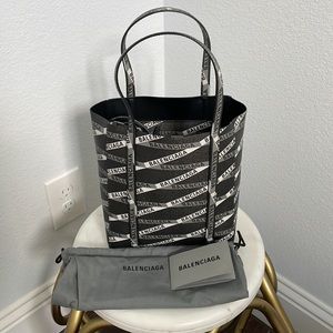 Balenciaga Everyday Leather Tote - New with dust bag